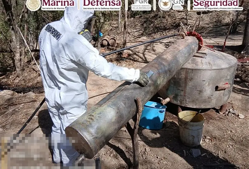 Omar Garc&iacute;a Harfuch presume decomiso de 700 kilos de metanfetamina en Michoac&aacute;n, Durango y Sinaloa.