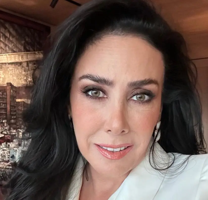 También tiene una marca de ropa turca llamada BNG.