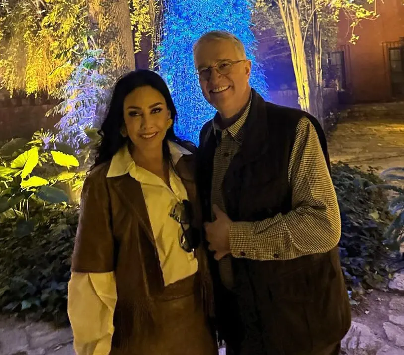 Salinas Pliego y Medina se casaron a finales de 2001, a los pocos meses de que él se divorció de su primera esposa, Ninfa Sada.