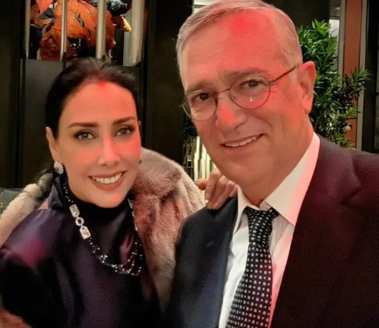 En meses recientes se ha vuelto más activa en redes y ha expresado su apoyo a Salinas Pliego en su intento de convertirse en candidato presidencial en las elecciones de 2030.