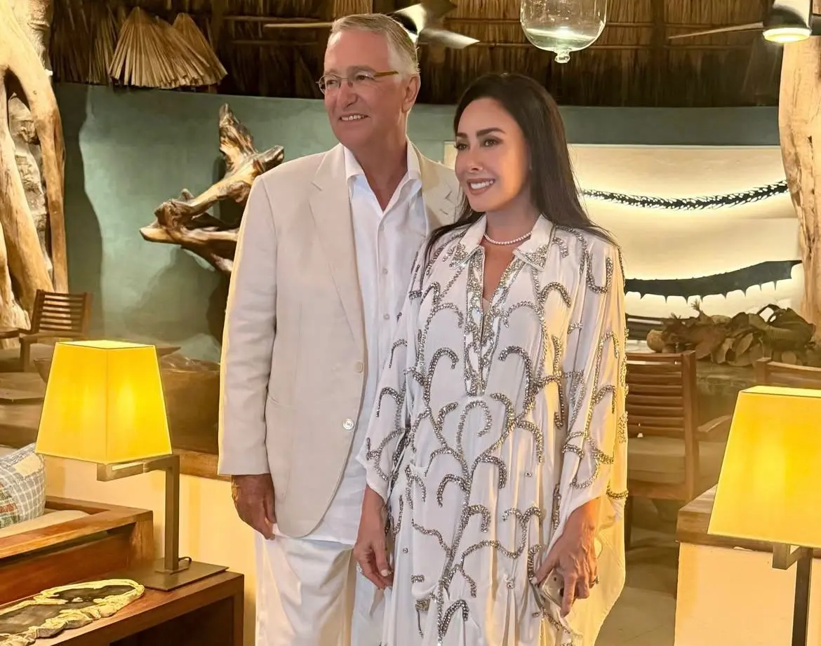 María Laura Medina nació el 6 de septiembre de 1970 en Guadalajara, Jalisco, y es diseñadora de interiores.