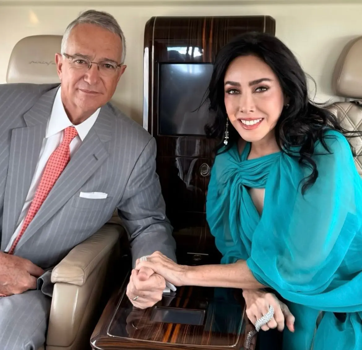 Ricardo Salinas Pliego es 15 años mayor que su esposa.