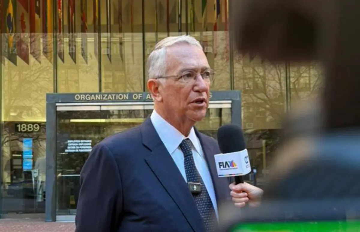  La denuncia sigue al fallo de la SCJN que obliga a Grupo Salinas a pagar 51 mil millones de pesos. 