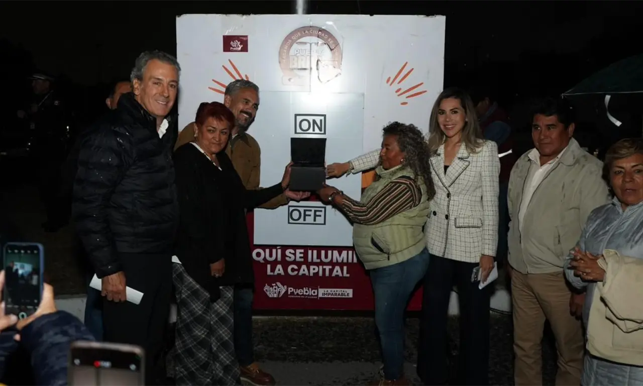  Así se dio el encendido de las luminarias. 