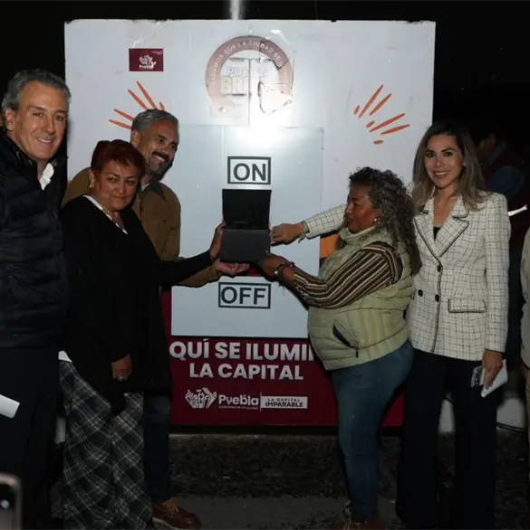 Puebla Brilla: gobierno municipal instala 201 luminarias LED en Jardines de Santa Rosa