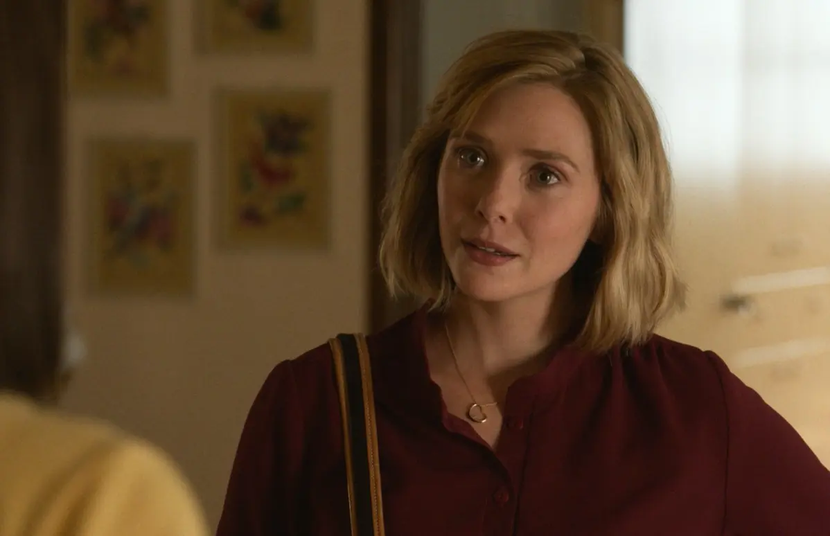 Basada en el caso real de Candy Montgomery, una ama de casa de Texas que asesin&oacute; a su amiga con un hacha en 1980. Protagonizada por Elizabeth Olsen, la serie explora el crimen, el juicio y la doble moral de la comunidad religiosa.