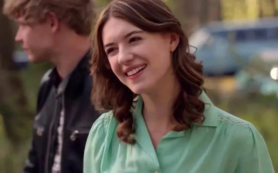 Basada en un crimen real ocurrido en una comunidad mormona fundamentalista. Protagonizada por Andrew Garfield, la serie investiga un asesinato ligado al fanatismo religioso.