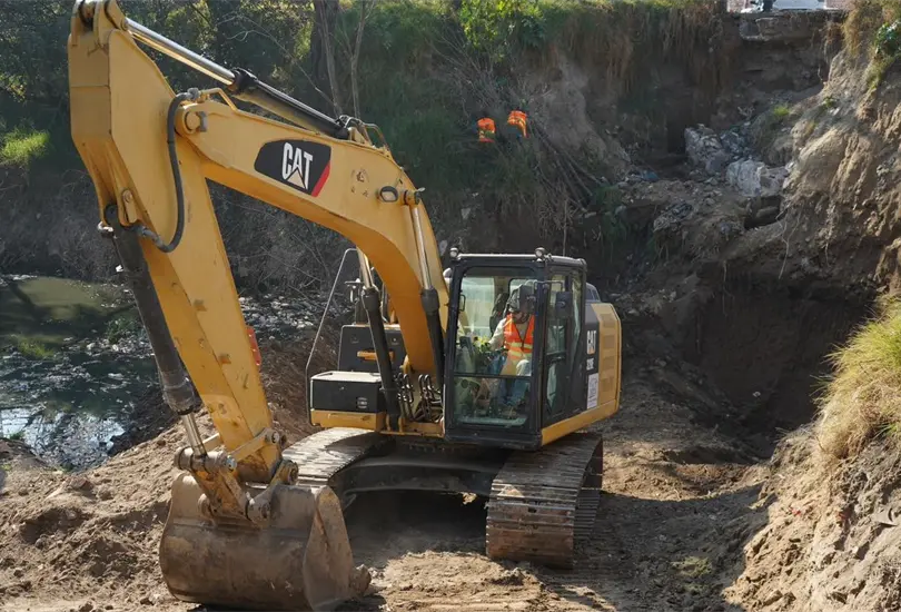 Supervisan obras en Puebla.
