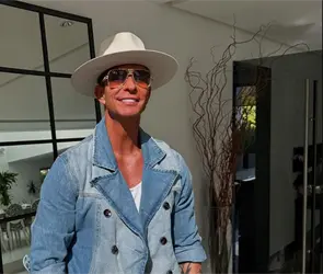 Captan a Erik Rub&iacute;n con nueva pareja tras el anuncio de Andrea Legarreta