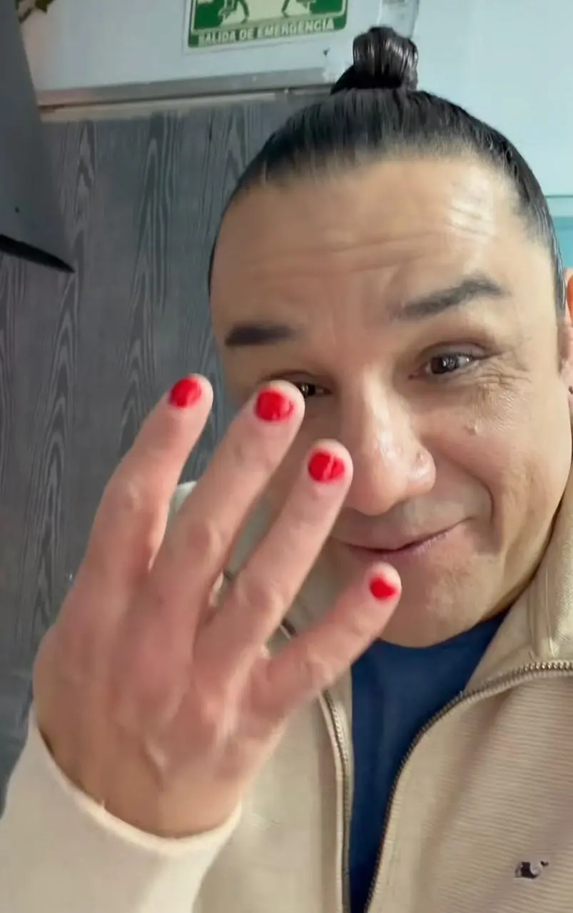 Mantiene contacto cercano con sus seguidores a trav&eacute;s de Instagram, donde supera los 50 mil seguidores.