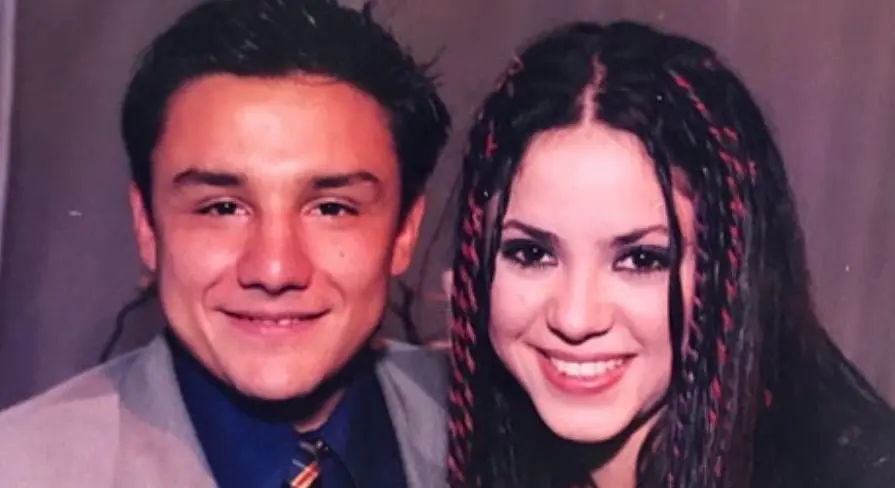 Esteban Mac&iacute;as form&oacute; parte de la primera generaci&oacute;n de comunicadores de TV Azteca.<br>