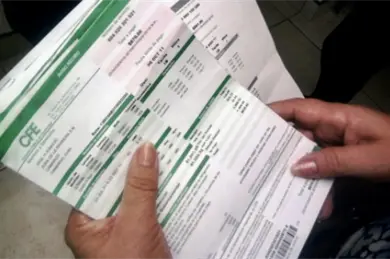 &iquest;Debes cambiar el titular del recibo de luz en mayo? CFE explica qui&eacute;nes y c&oacute;mo hacerlo