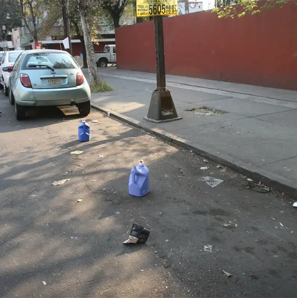 Apartar lugares ya es delito c&iacute;vico en CDMX: multas, arresto y c&oacute;mo denunciar