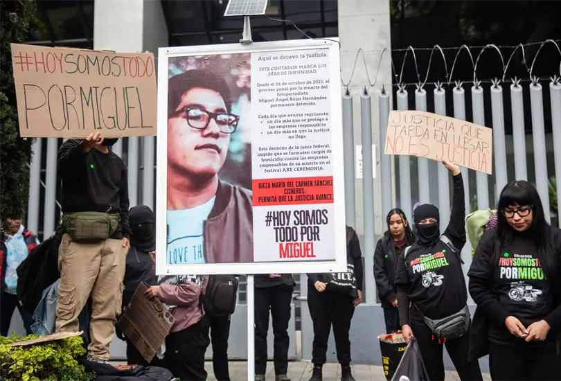 El dispositivo funciona con energ&iacute;a solar y muestra los d&iacute;as que, de acuerdo con los familiares, representan un periodo de impunidad.