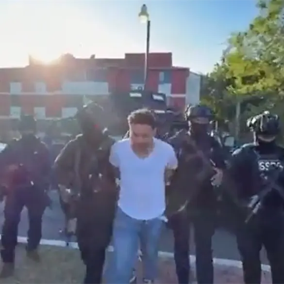 Así una mujer policía detuvo a "El Botox" tras intentar huir del operativo Así una mujer policía detuvo a "El Botox" tras intentar huir del operativo