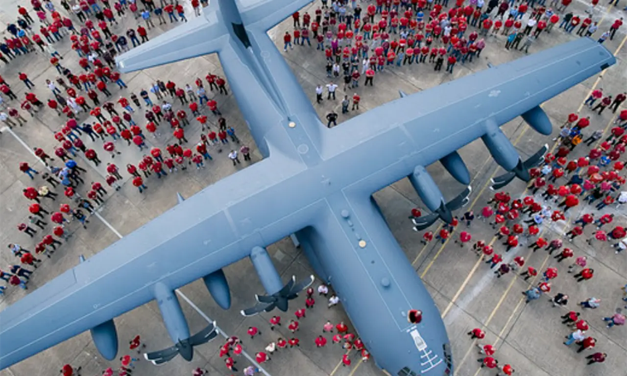  Con esta compra, México se convierte en el primer país de América Latina en operar esta versión moderna del legendario Hércules, fabricado por la empresa aeroespacial Lockheed Martin. 