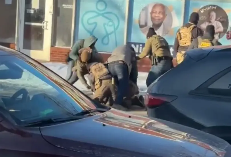 El tiroteo ocurre apenas dos semanas despu&eacute;s de la muerte de Renee Good, una mujer de 37 a&ntilde;os que falleci&oacute; por disparos policiales tras participar en protestas contra las redadas migratorias.