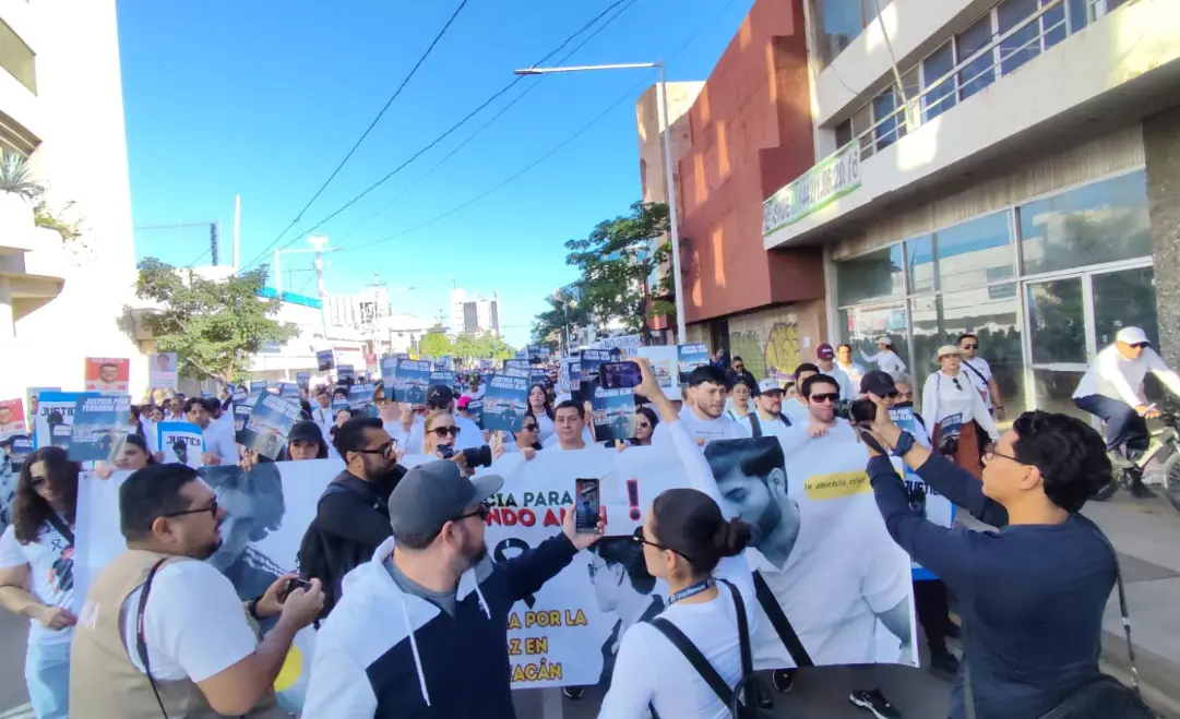 Este 25 de enero de 2026, alrededor de 200 personas marcharon en Culiacán para exigir justicia. X.
