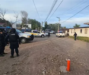 Sangre, botellas y veladoras: el rastro de la masacre en campo de futbol de Salamanca