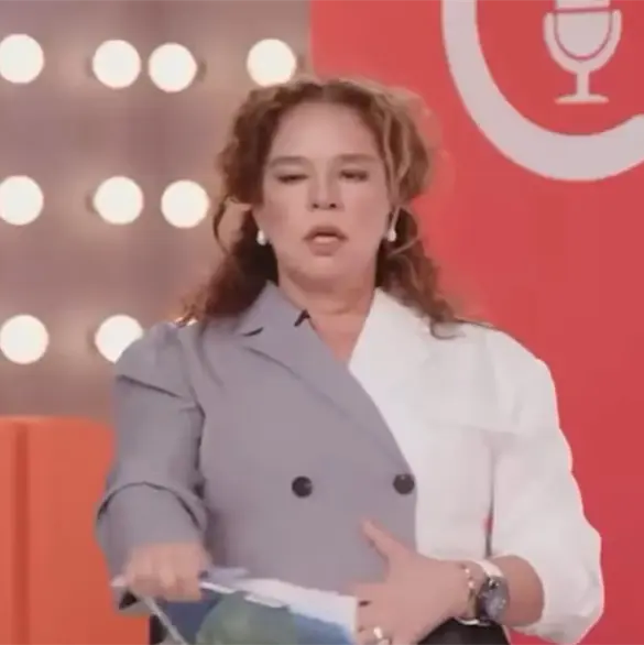 Hospitalizan de emergencia a Elisa Beristain tras presentar crisis de salud en programa en vivo Hospitalizan de emergencia a Elisa Beristain tras presentar crisis de salud en programa en vivo