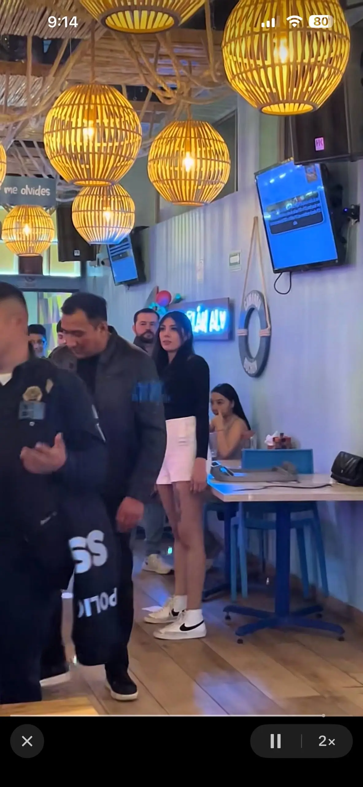 Lady Sinaloa explota en restaurante Especial