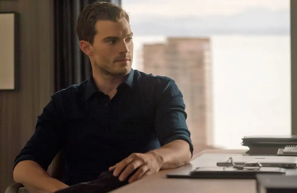 Jamie Dornan dud&oacute; seriamente antes de aceptar el papel de Christian Grey en 'Cincuenta sombras de Grey', ya que no se sent&iacute;a identificado con el personaje. Aunque el rol le dio fama mundial y estabilidad econ&oacute;mica, el actor ha reconocido que le resultaba desagradable interpretarlo. Incluso su esposa ha evitado ver las pel&iacute;culas.