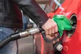 Esta es la mejor hora del d&iacute;a para cargar gasolina y que te rinda m&aacute;s, seg&uacute;n Profeco 