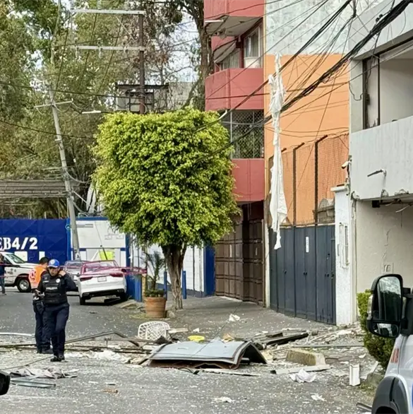 Así fue el momento exacto en que una explosión de gas LP sorprendió a vecinos de Axotla, Álvaro Obregón Así fue el momento exacto en que una explosión de gas LP sorprendió a vecinos de Axotla, Álvaro Obregón