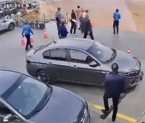 Impresionante socavón se traga una gasolinera; quedó grabado en video Impresionante socavón se traga una gasolinera; quedó grabado en video