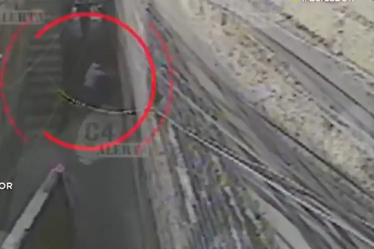  La atacan por la espalda y le roban sus ventas: así asaltaron a abuelita en Tlalnepantla 