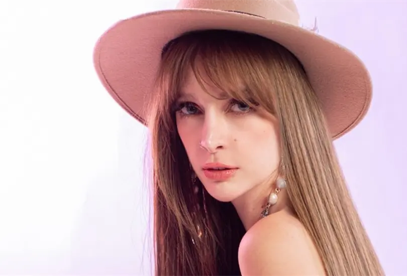 Imelda Tuñón cobrará a sus seguidores