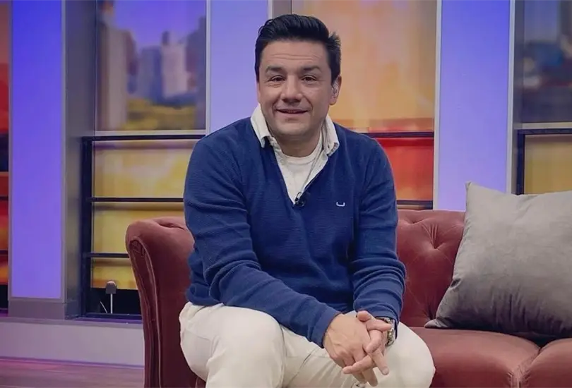 Esteban Mac&iacute;as es criticado por su estilo