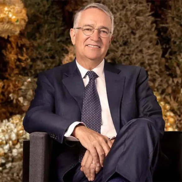 Salinas Pliego califica de "incre&iacute;ble" el sal&oacute;n de belleza: "lujos a costillas del pueblo"