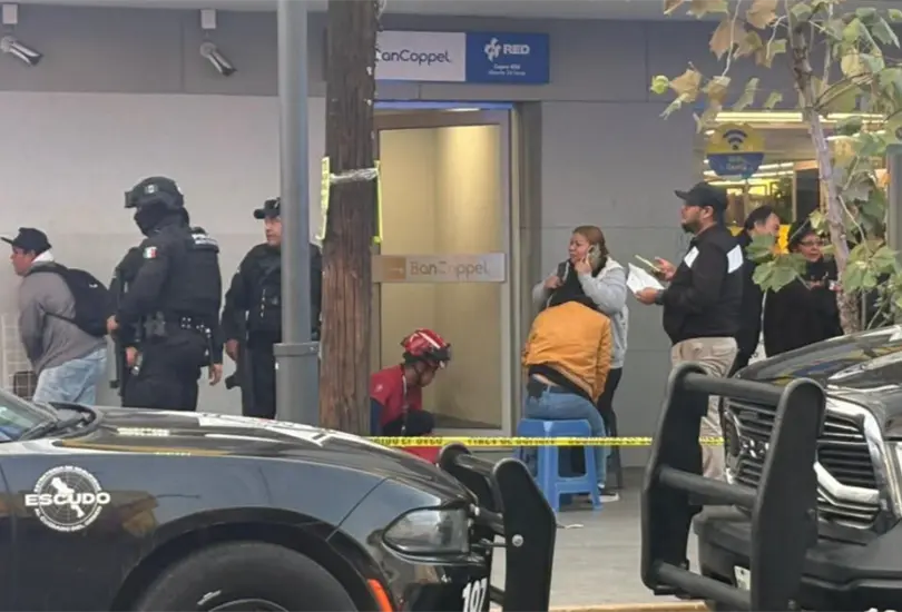 Un fuerte operativo policiaco se despleg&oacute; en el centro de Monterrey tras un ataque armado que dej&oacute; siete heridos.