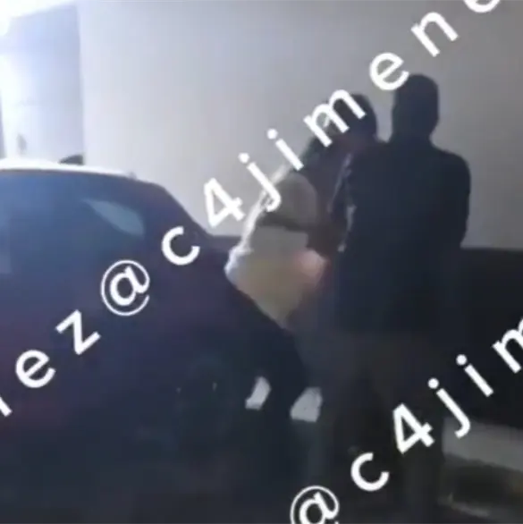 Exhiben a funcionario de la FGR Hidalgo golpeando a su novia y a testigo: Ya cálmate Juan Exhiben a funcionario de la FGR Hidalgo golpeando a su novia y a testigo: Ya cálmate Juan