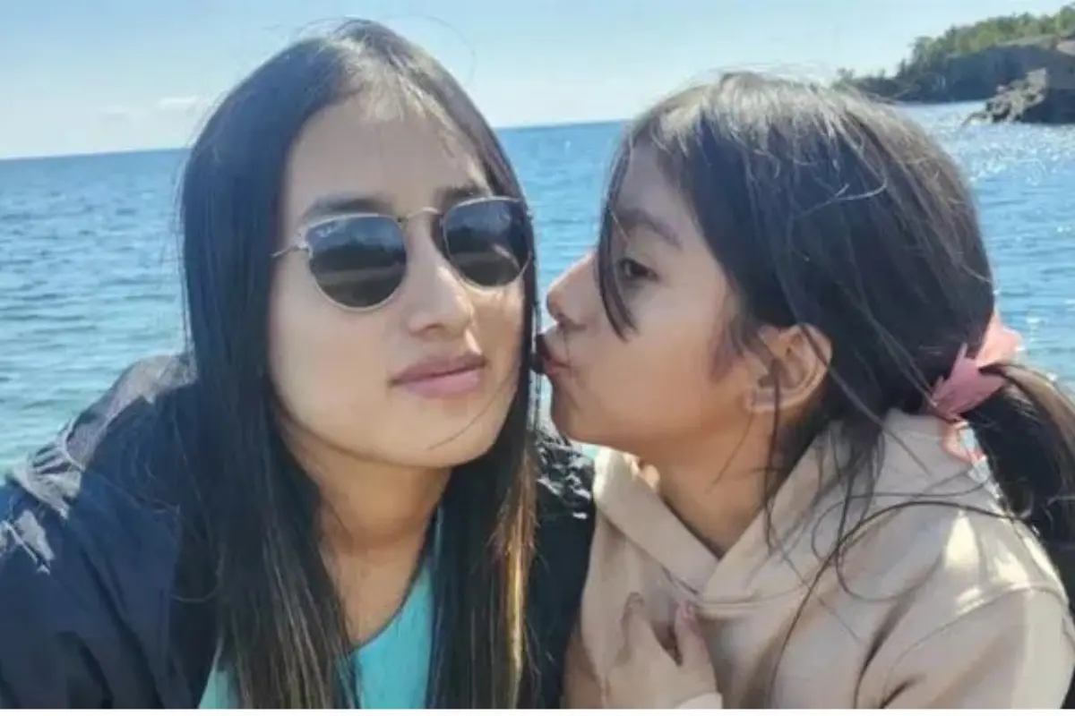  Elizabeth fue arrestada por ICE cuando se dirigía a la escuela 