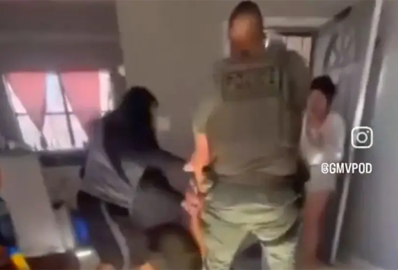 ICE irrumpe sin orden judicial en casa de familia hispana en Texas