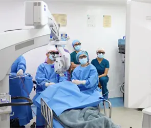 Cirug&iacute;as gratuitas de cataratas en Puebla: c&oacute;mo acceder al programa "Iluminando Miradas"