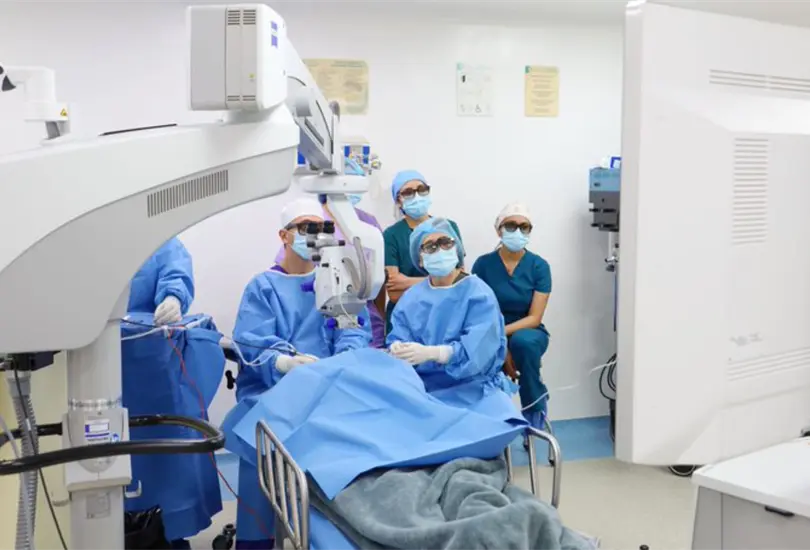 Cirugías gratuitas de cataratas en Puebla: cómo acceder al programa “Iluminando Miradas”