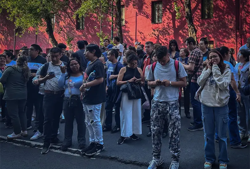 Un sismo de magnitud 5.7 con epicentro cerca de Puerto Escondido activó la alerta sísmica en la Ciudad de México