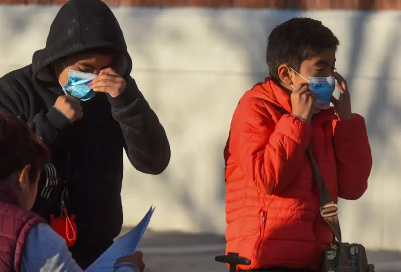 Sarampi&oacute;n en M&eacute;xico: Edomex y Jalisco hacen obligatorio el cubrebocas en escuelas.