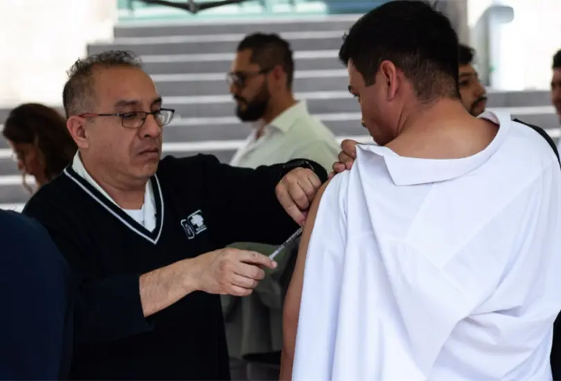 El pa&iacute;s registra un total de ocho mil 889 casos confirmados.