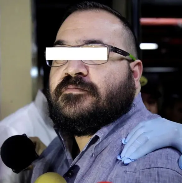 Javier Duarte vuelve a esquivar imputaci&oacute;n: juez aplaza audiencia y le asigna defensor de oficio