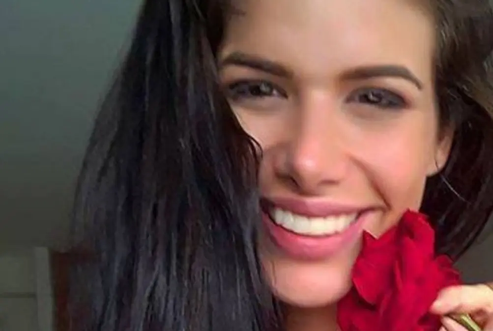 Se dio a conocer en 2013 al participar como modelo en el certamen 'Miss Universo Venezuela', experiencia que le abri&oacute; las puertas en el medio art&iacute;stico.