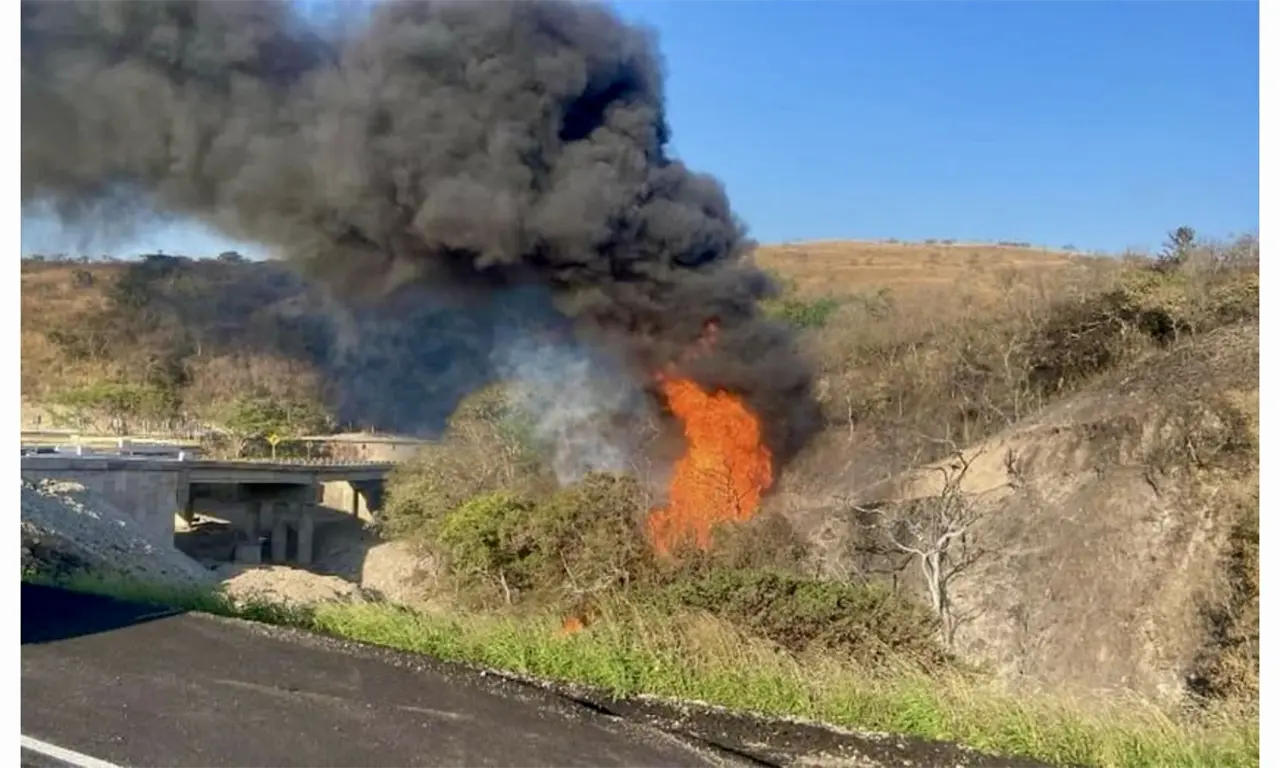  Tragedia en el Istmo de Oaxaca: explosión en ducto de Pemex deja 3 muertos 