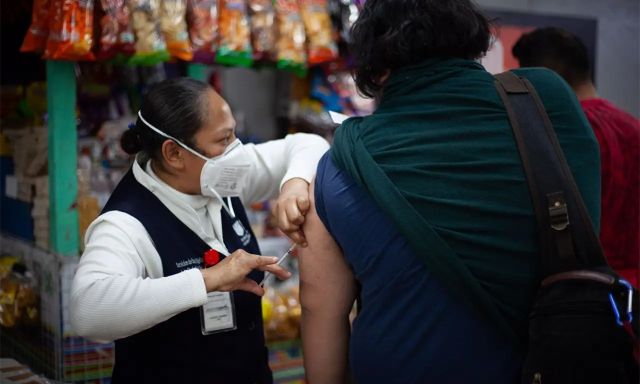  Vacuna contra el sarampión 