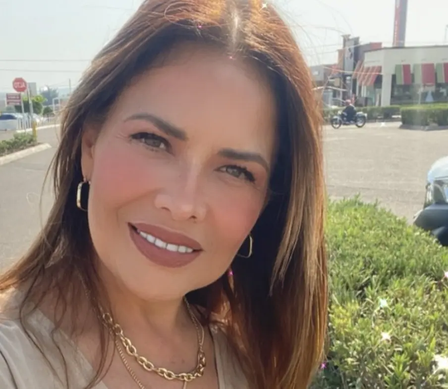 A trav&eacute;s de su cuenta de TikTok (@lili_brillanti) comparte videos sobre su empresa, su vida cotidiana y experiencias personales, como un viaje en el Metro de la Ciudad de M&eacute;xico que se volvi&oacute; viral.