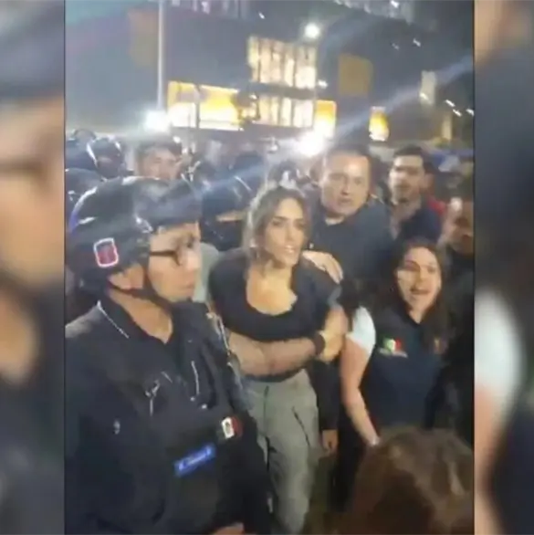 Nuevo video muestra a Alessandra Rojo de la Vega encarando a comerciantes durante operativo en la Cuauhtémoc Nuevo video muestra a Alessandra Rojo de la Vega encarando a comerciantes durante operativo en la Cuauhtémoc