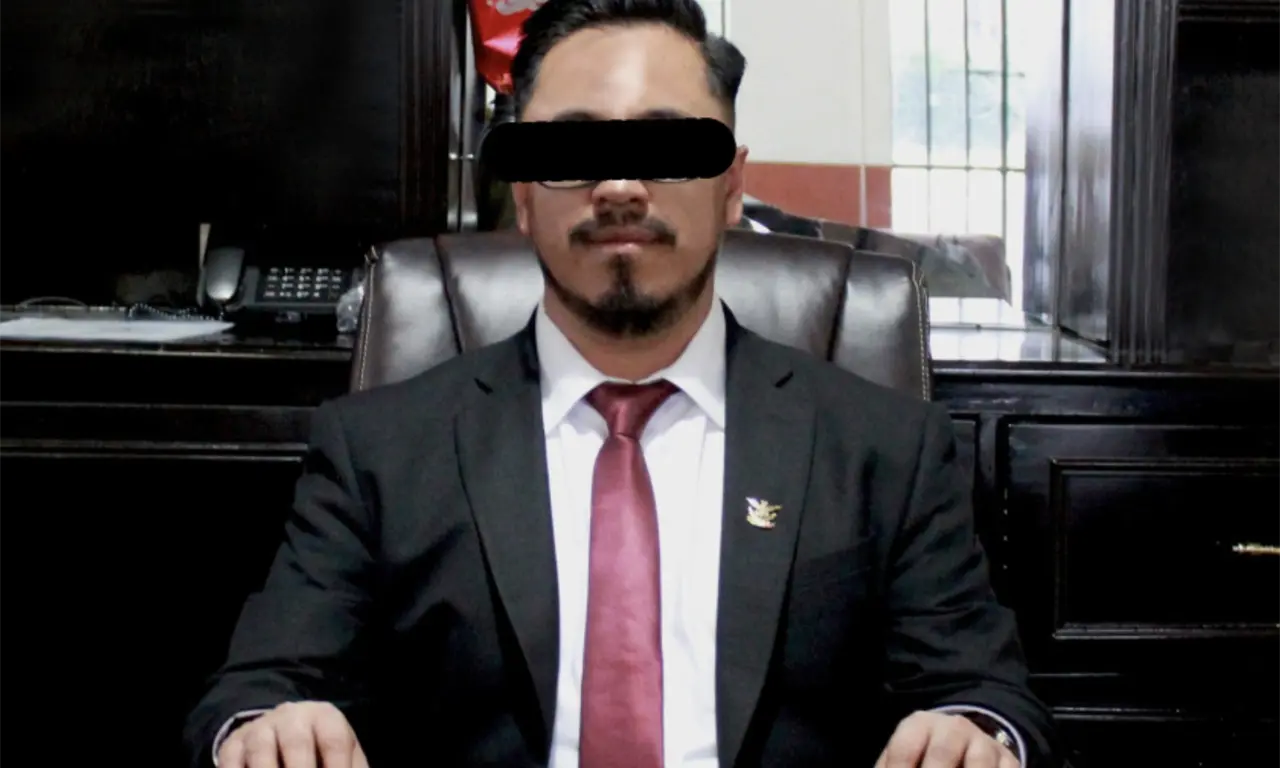  Exhiben a alcalde de Epazoyucan por discriminar a regidora embarazada y a edil con discapacidad 