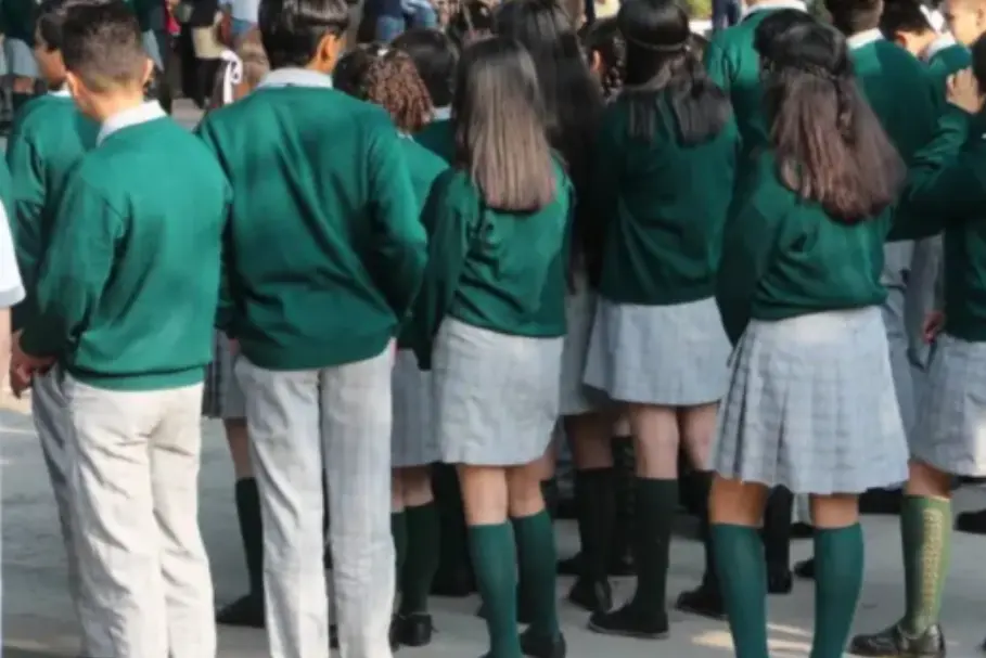 Mientras algunos padres consideraron positiva la medida, otros cuestionaron su efectividad. X.